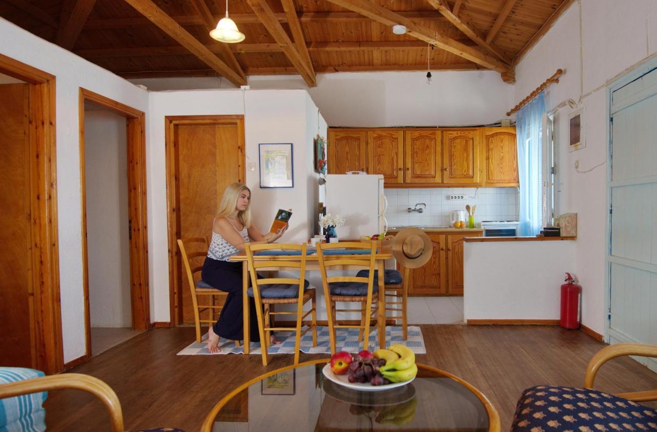 Seahorse Cottage Mourtero エクステリア 写真