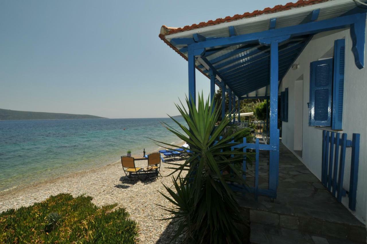 Seahorse Cottage Mourtero エクステリア 写真